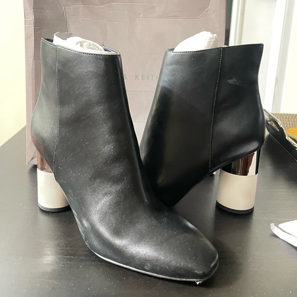 Concrete Heel Ankle Boots (CHARLES & KEITH) - Picture 4 of 5